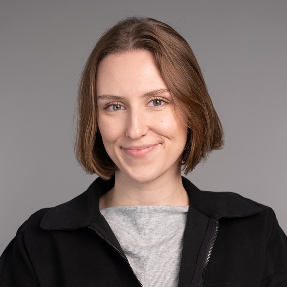 Meet your Posher, Gabrielle - Picture 1 of 1